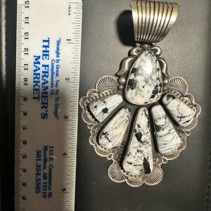 Native American Navajo, Sterling silver pendant with white buffalo stones